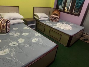 Neljän hengen deluxe-huone, parveke