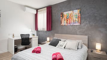 Double or Twin Room, 1 Katil Ratu (Queen), Non Smoking, Private Bathroom