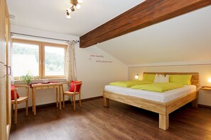 1 bedroom, iron/ironing board, Internet, bed sheets - Vacation apartment Abend-Liacht, 75 sqm, 2 bedrooms, WLAN (Siegsdorf)