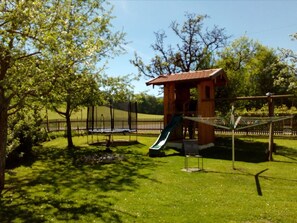 Children’s area - Vacation apartment Abend-Liacht, 75 sqm, 2 bedrooms, WLAN (Siegsdorf)
