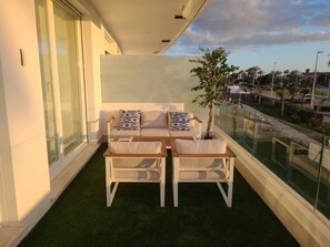Terrace/patio - Swing &Sun Free Parking by StayCare (Chipiona)