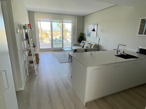 Interior - Swing &Sun Free Parking by StayCare (Chipiona)