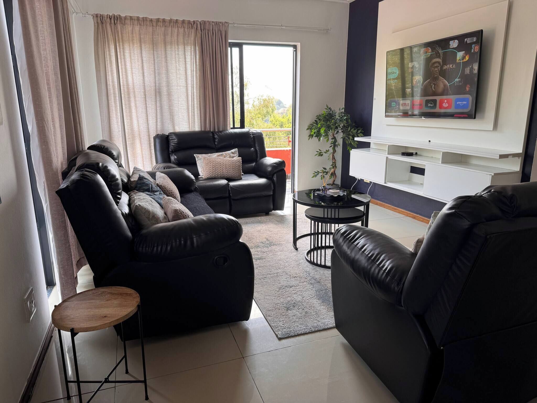 Apartment, 2 Bedrooms, Private Pool | Living room