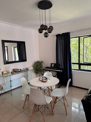 Apartment, 2 Bedrooms, Private Pool | Dining room - Modern Smart Home in a Secure Golf Estate (Johannesburg)