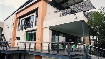 Apartment, 2 Bedrooms, Private Pool | Exterior