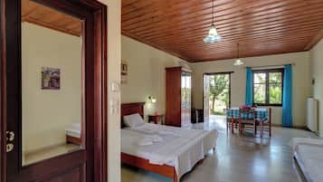 Condo, 1 Bedroom, Smoking, Balcony