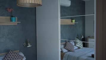 Double Room, 1 Double Bed, Non Smoking, Shared Bathroom