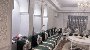 Interior - Gorgeous 3-bedroom apartment with AC in vibrant Marrakech downtown (Marrakech)