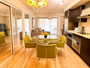 Comfort Studio Suite | Interior - Carrie Downtown Suites (Toronto)