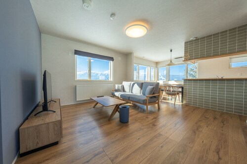 Furano Entire House｜Ski & Lavender｜Mountain View｜Groups up to 10 ｜ 3BR