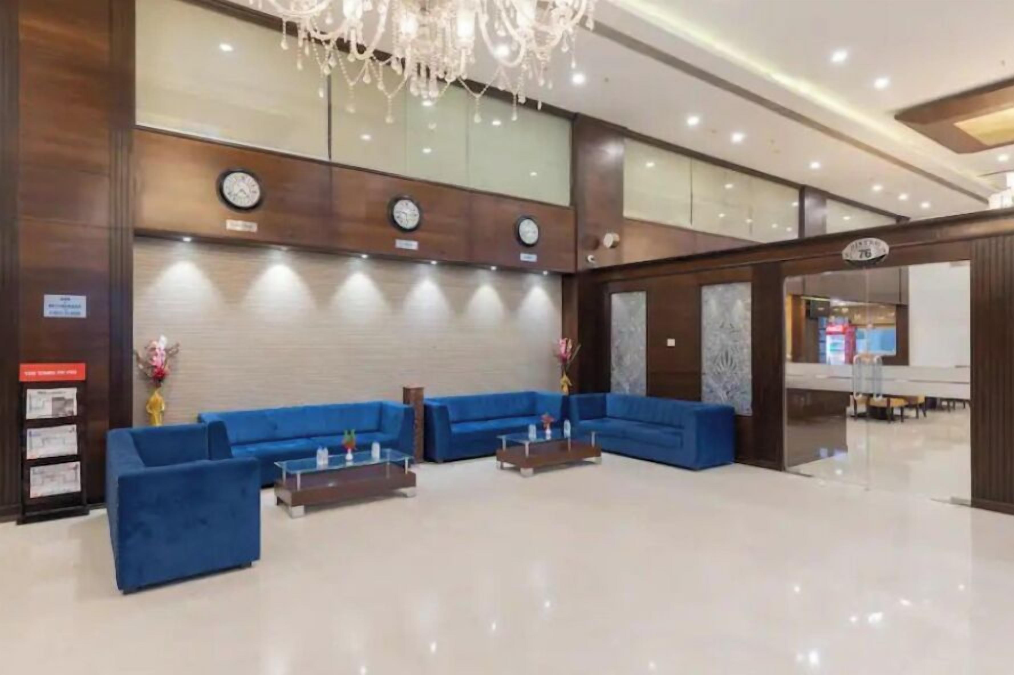 Habitación clásica, vista a la ciudad | Lobby