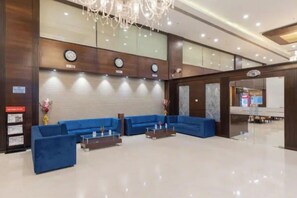 Classic Room, City View | Lobby - The Amberly Gardens (Sanwer)