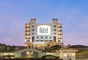 Exterior - The Amberly Gardens (Sanwer)