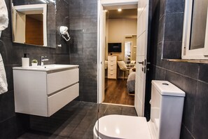 Habitación doble, 1 cama matrimonial, baño privado | Baño
