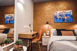 Cortinas blackout, tabla de planchar con plancha y wifi gratis 