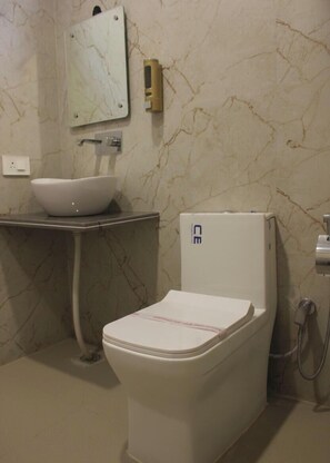 Deluxe Double Room | Bathroom
