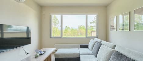 Family Villa, Mountain View | Living area | Flat-screen TV