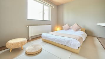 Family Villa, Mountain View | Down comforters, free WiFi, bed sheets