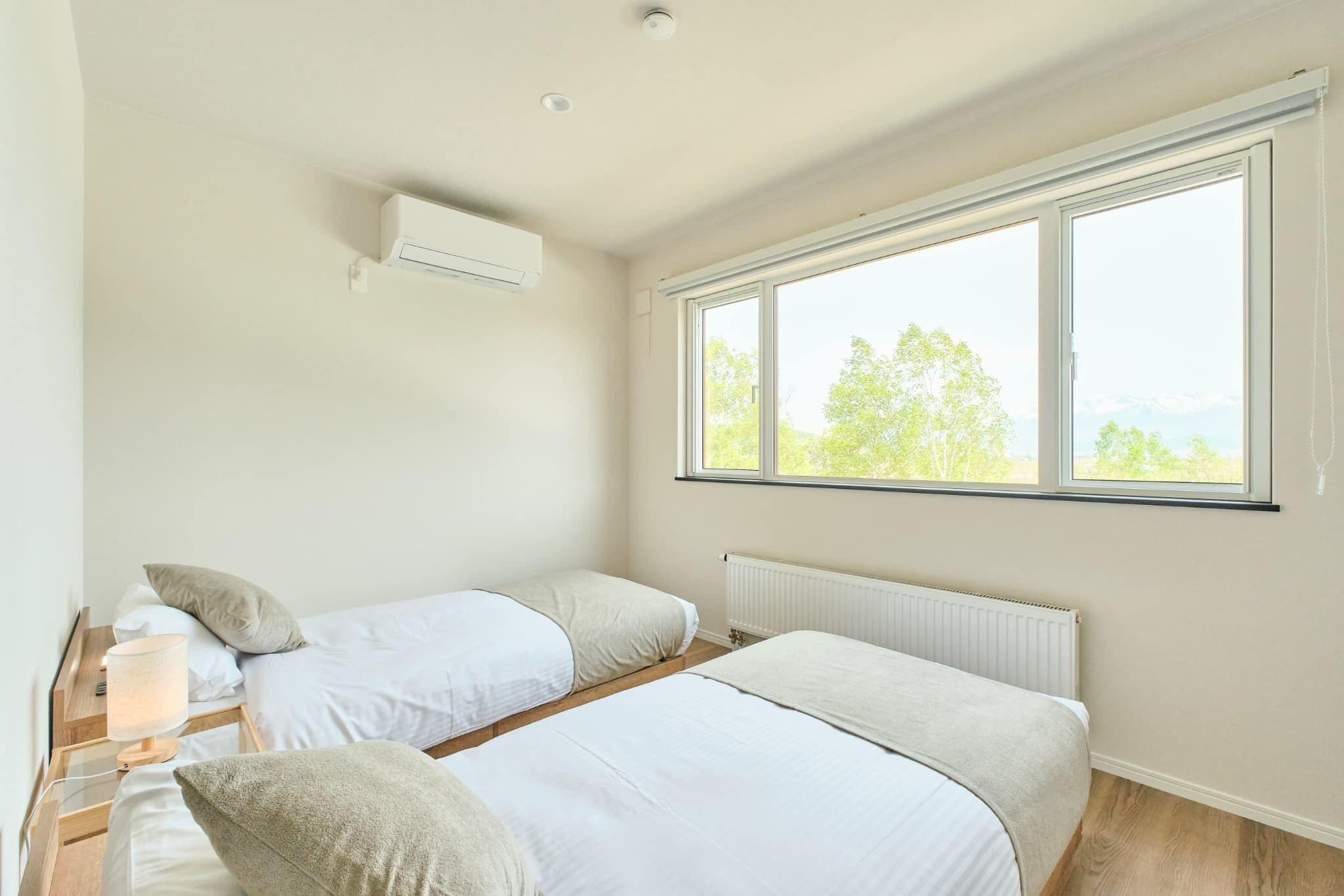 Cubrecamas, wifi gratis y ropa de cama 