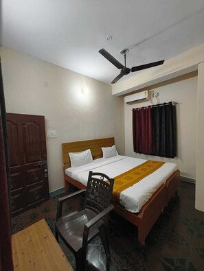 Deluxe Double Room - Sankatha Guest House Varanasi (Varanasi)