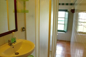 Classic-Haus, 3 Schlafzimmer | Badezimmer | Dusche