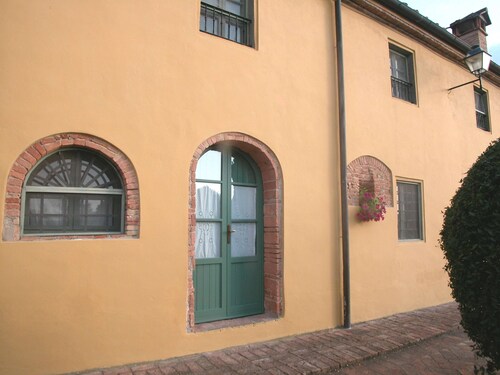 Nice Apartment in Guasticce With Pool