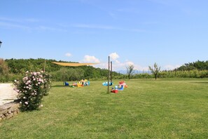 Children’s area - Nice Apartment in Guasticce With Pool (Collesalvetti)