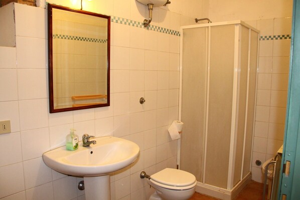 Comfort House, 1 Bedroom | Bathroom
