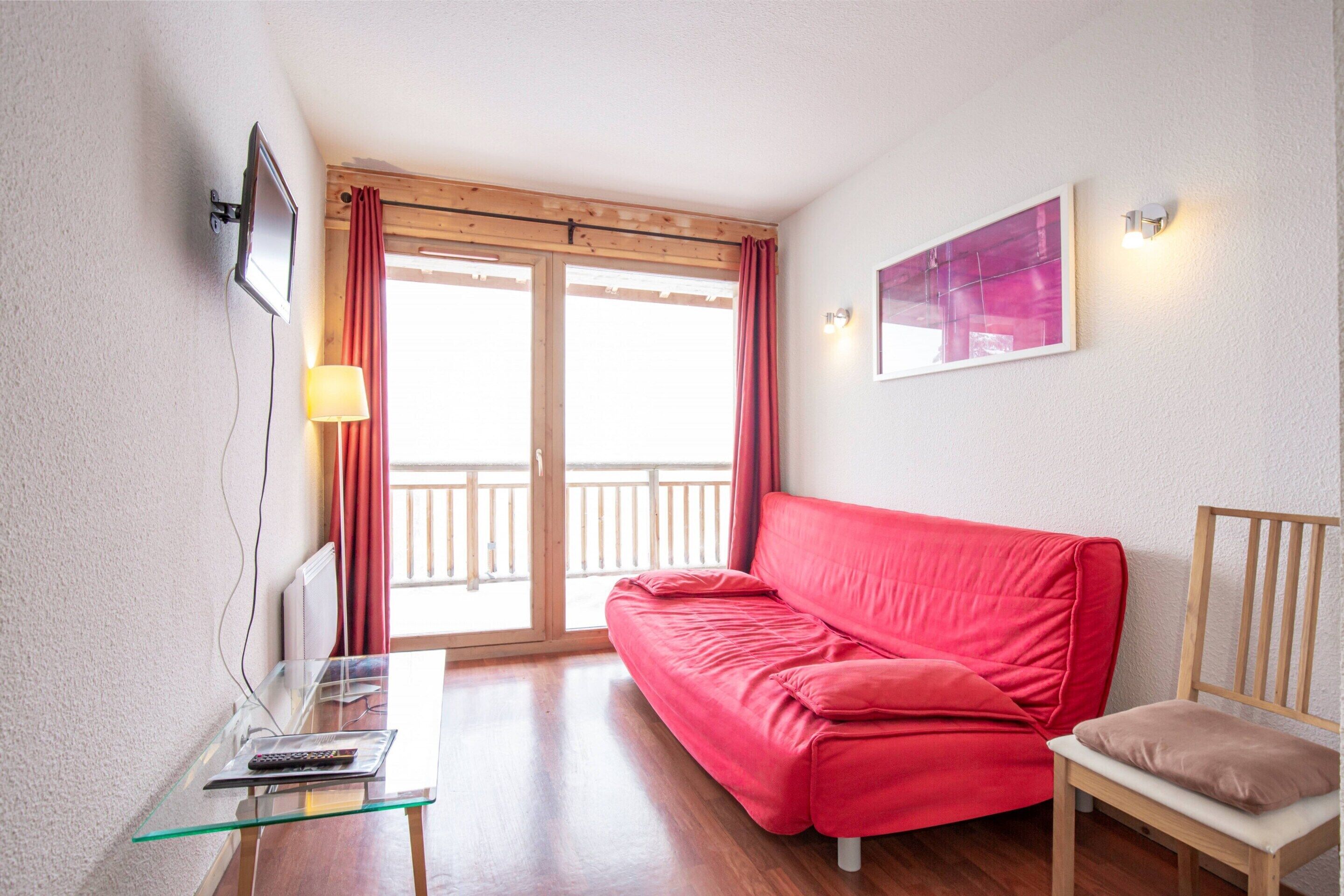 Appartement classique, 2 chambres | Salle de séjour