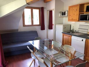 Fridge, microwave, dishwasher, coffee/tea maker - Apartment in Valfrejus Near Gondola (Modane)