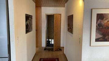 Classic Apartment, 4 Bedrooms | Reception