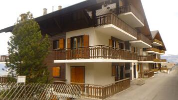 Comfort Apartment, 4 Bedrooms | Exterior