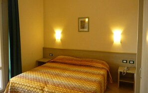 Classic Apartment, 2 Bedrooms - Ferienwohnung fur 4 Personen in Imperia (Imperia)