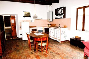 Casa Comfort, 1 dormitori | Cuina privada | Frigorífic, forn, rentaplats i cafetera i tetera 