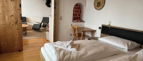 Comfort Apartment, 3 Bedrooms, Patio, Mountain View