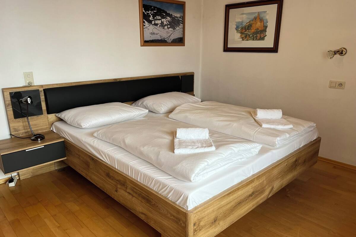 컴포트 아파트, 침실 3개, 파티오, 산 전망