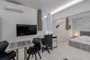 1 bedroom, iron/ironing board, bed sheets - Paleo Faliro Gardenbay (Paleo Faliro)
