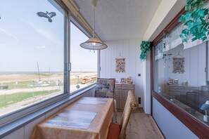 Dining - Vrbo Property (Sahlenburg)