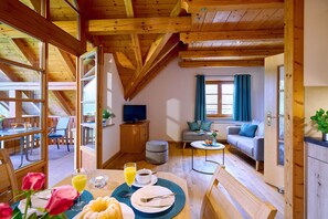 Fernseher, DVD-Player, Tischtennisplatte