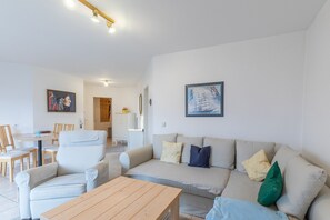 Living area - Vrbo Property (Grimmershörn)