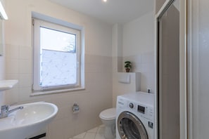 Bathroom - Vrbo Property (Grimmershörn)