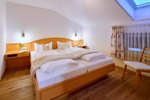 1 bedroom, iron/ironing board, Internet, bed sheets - Vacation apartment Tulip, up to 2 persons, top floor, 40 sqm (Waging am See)