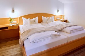 1 bedroom, iron/ironing board, internet, bed sheets - Vacation apartment Tulip, up to 2 persons, top floor, 40 sqm (Waging am See)