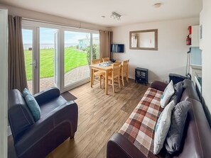 TV - No 4 Hickling Chalet - UK51729 (California, near Great Yarmouth)