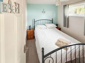 2 bedrooms, free WiFi - No 4 Hickling Chalet - UK51729 (California, near Great Yarmouth)