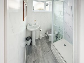 Towels - No 5 Barton Chalet - UK51730 (California, near Great Yarmouth)
