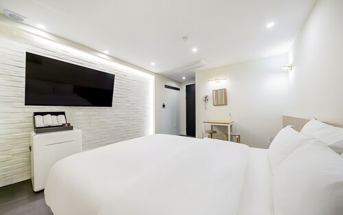 Hotel Azure