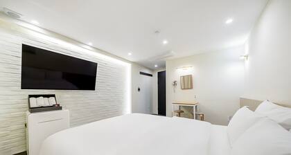 Hotel Azure