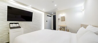 Hotel Azure