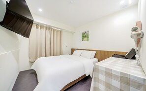 Desk, free WiFi, bed sheets - Hotel Azure (Incheon)